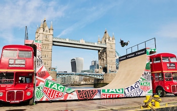 Sky Brown next to London's Tower Bridge/Watch: Briton Sky Brown's skateboarding tricks on the Thames